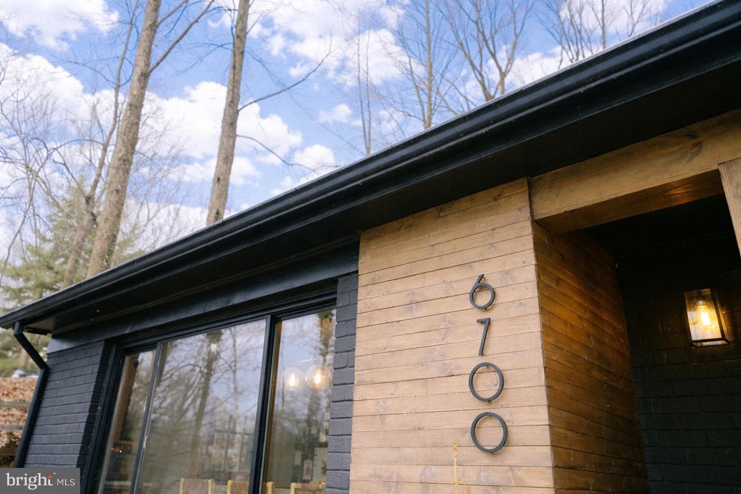 6700 Kelly Road photo 3