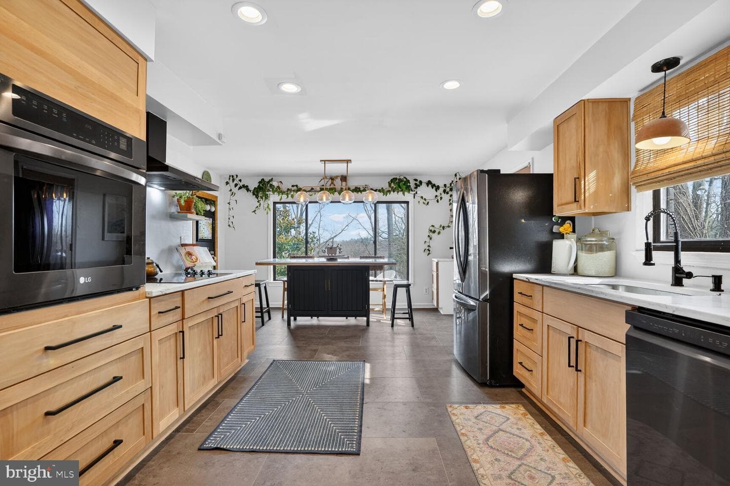 6700 Kelly Road photo 9