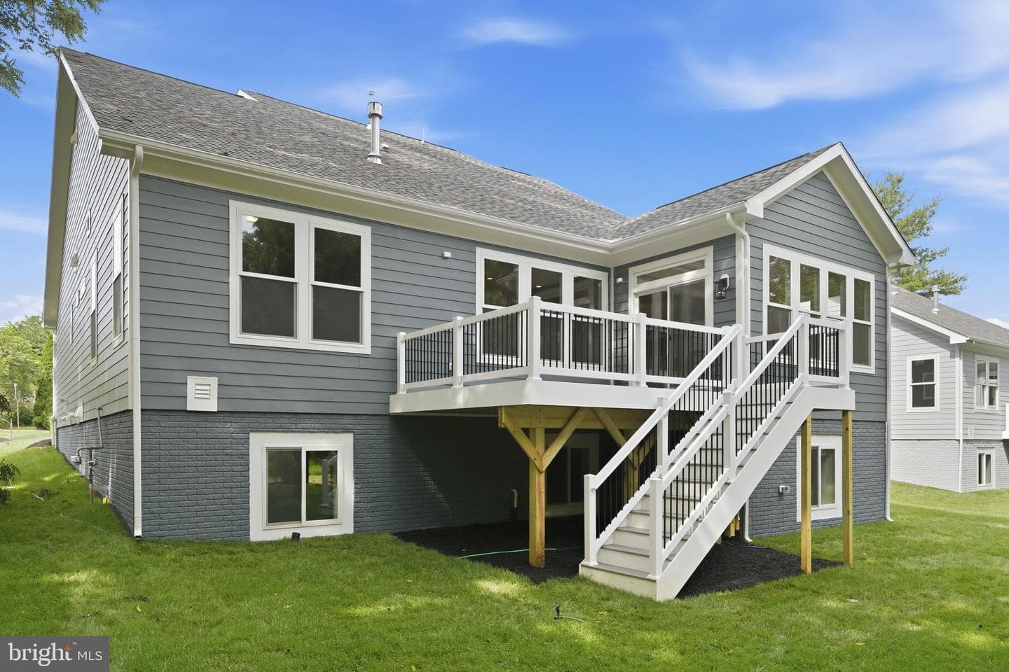15 Fisher Lane photo 20