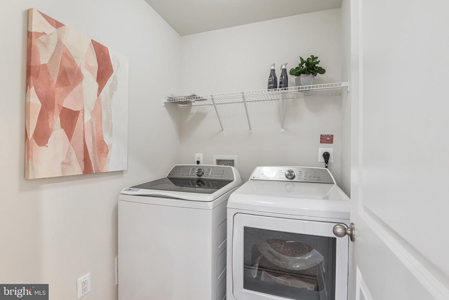 8055 Mckay Street photo 23