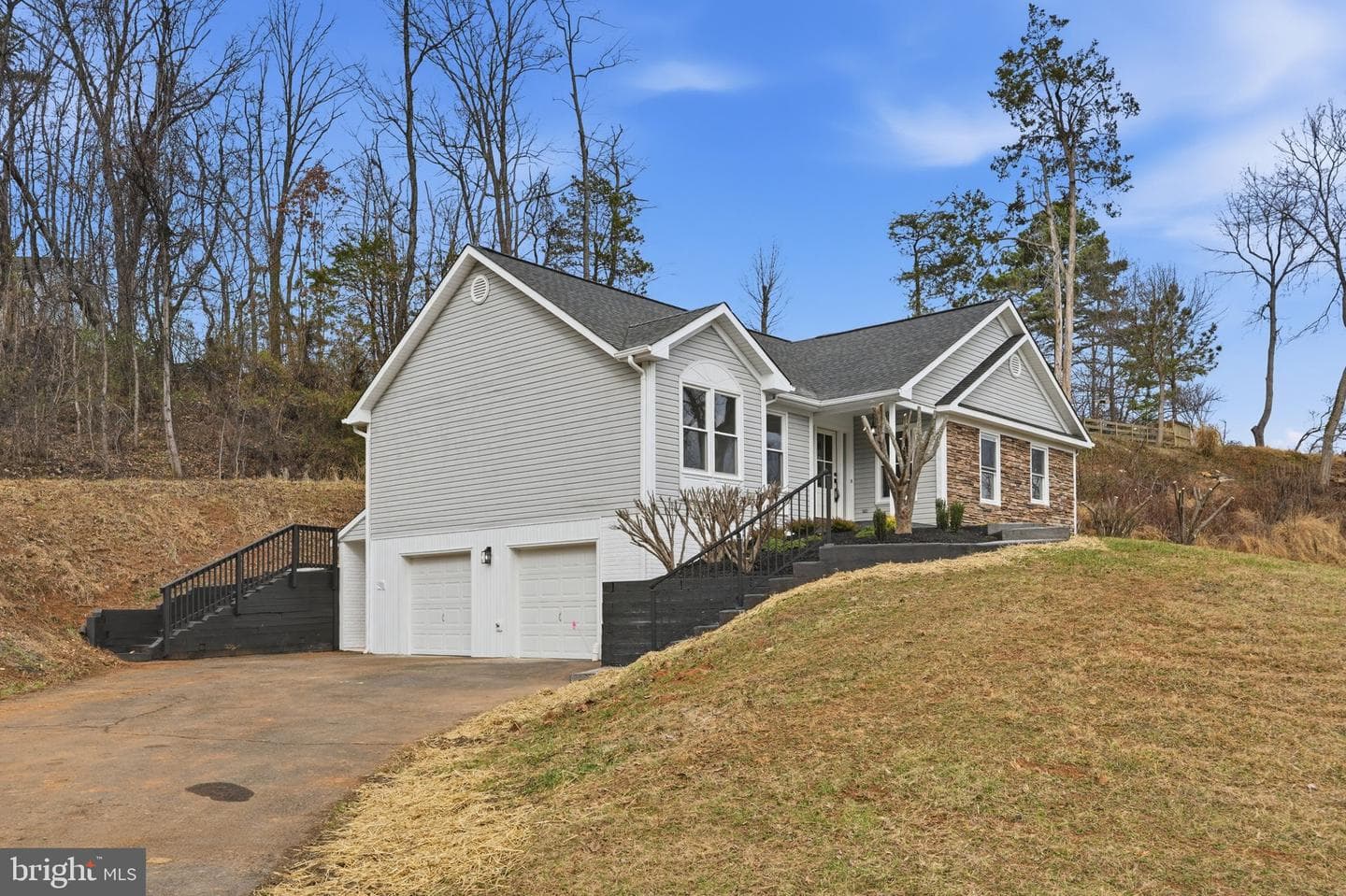 6233 Ridge Lane photo 2