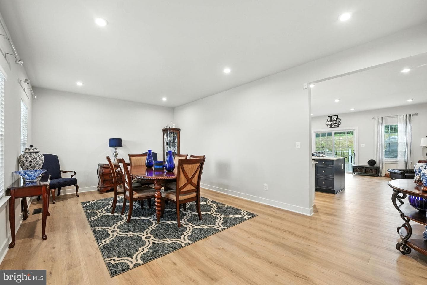 6589 Bob White Drive photo 4