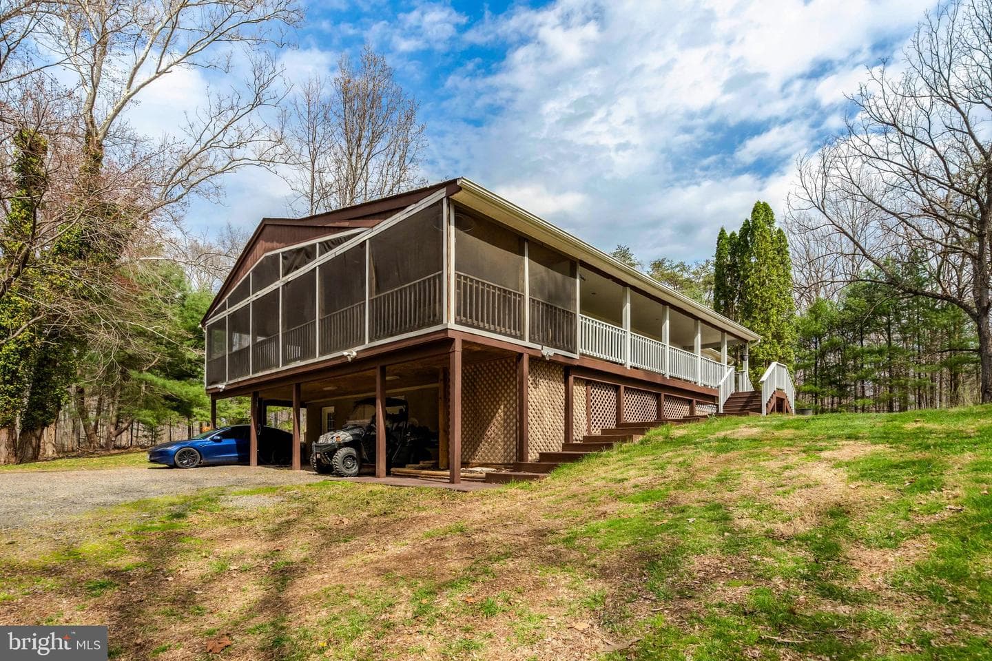 4645 Morgans Bluff Drive photo 2