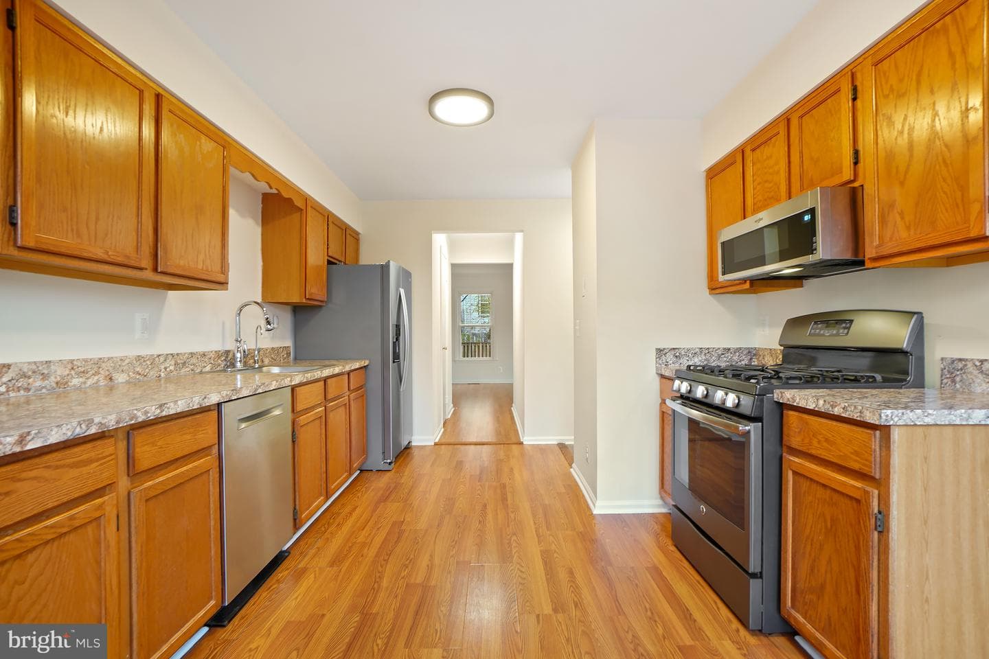 746 Arbor Court photo 9