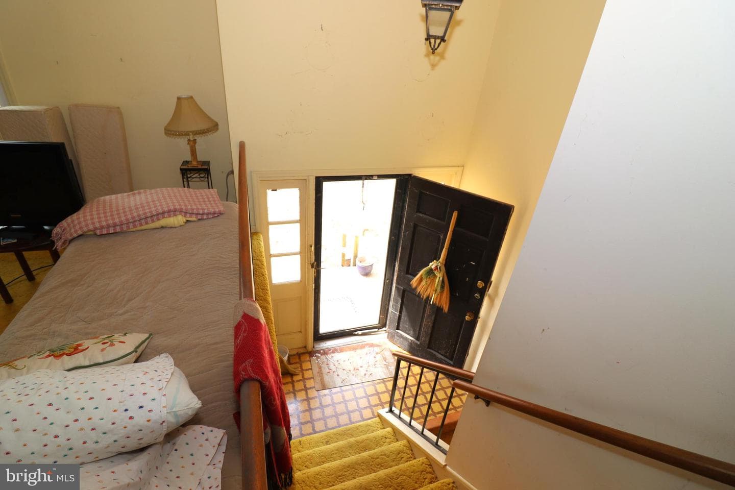 9305 Lees Ridge Road photo 4