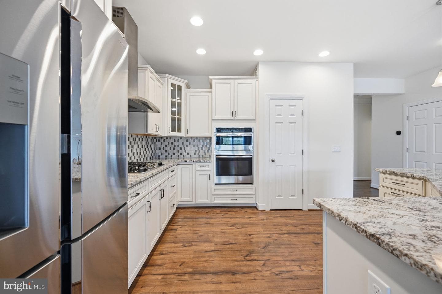 6299 Margaret Way photo 10