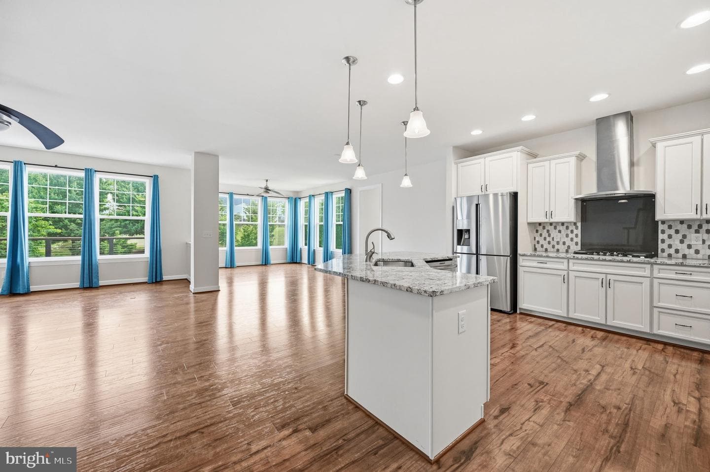6299 Margaret Way photo 8