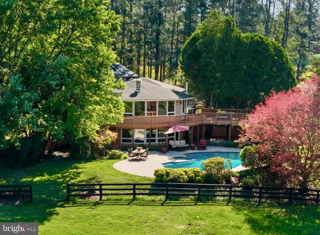 10803 Crest Hill Road, Marshall