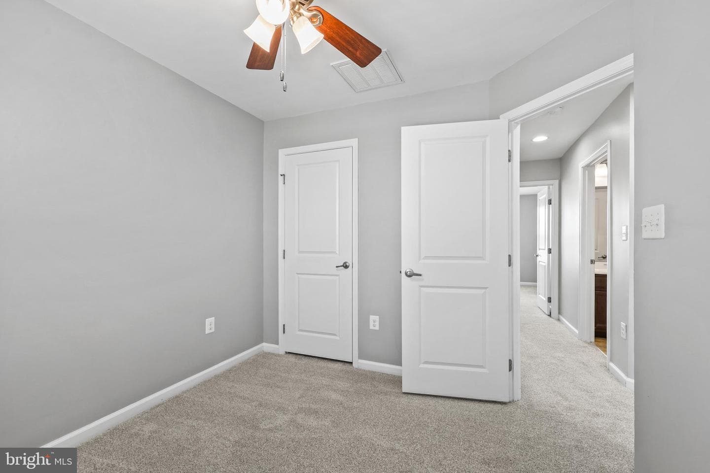 5521 Hale Street photo 28