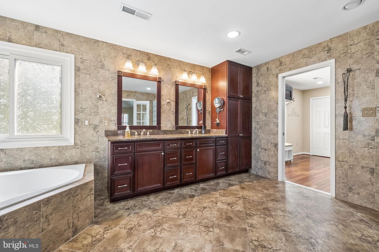 7573 Fusilier Drive photo 49