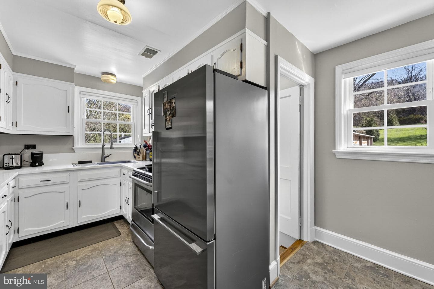 653 Federal Street photo 19