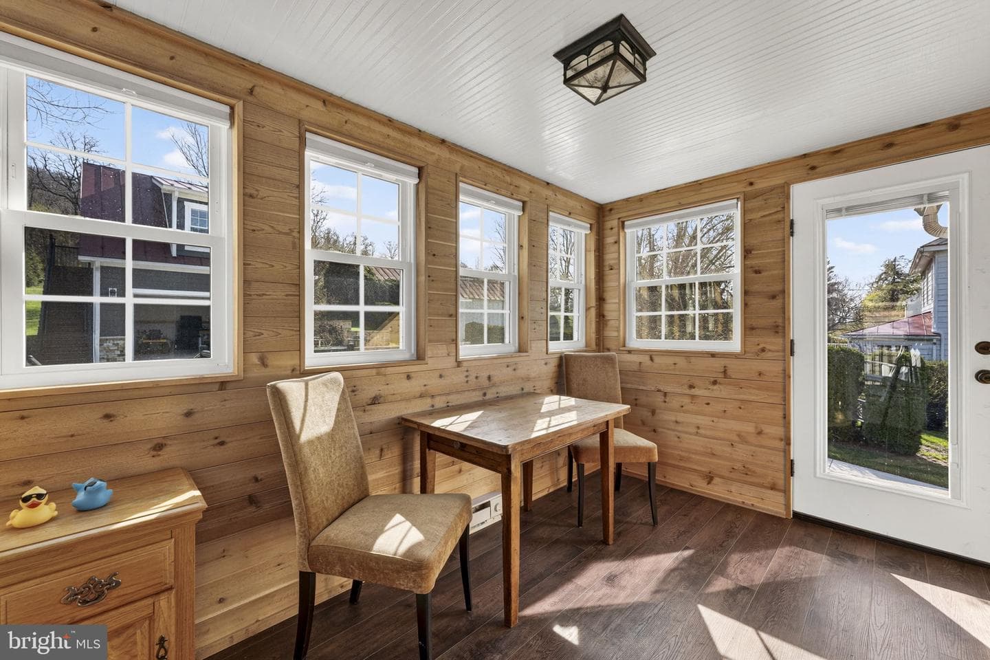 653 Federal Street photo 27