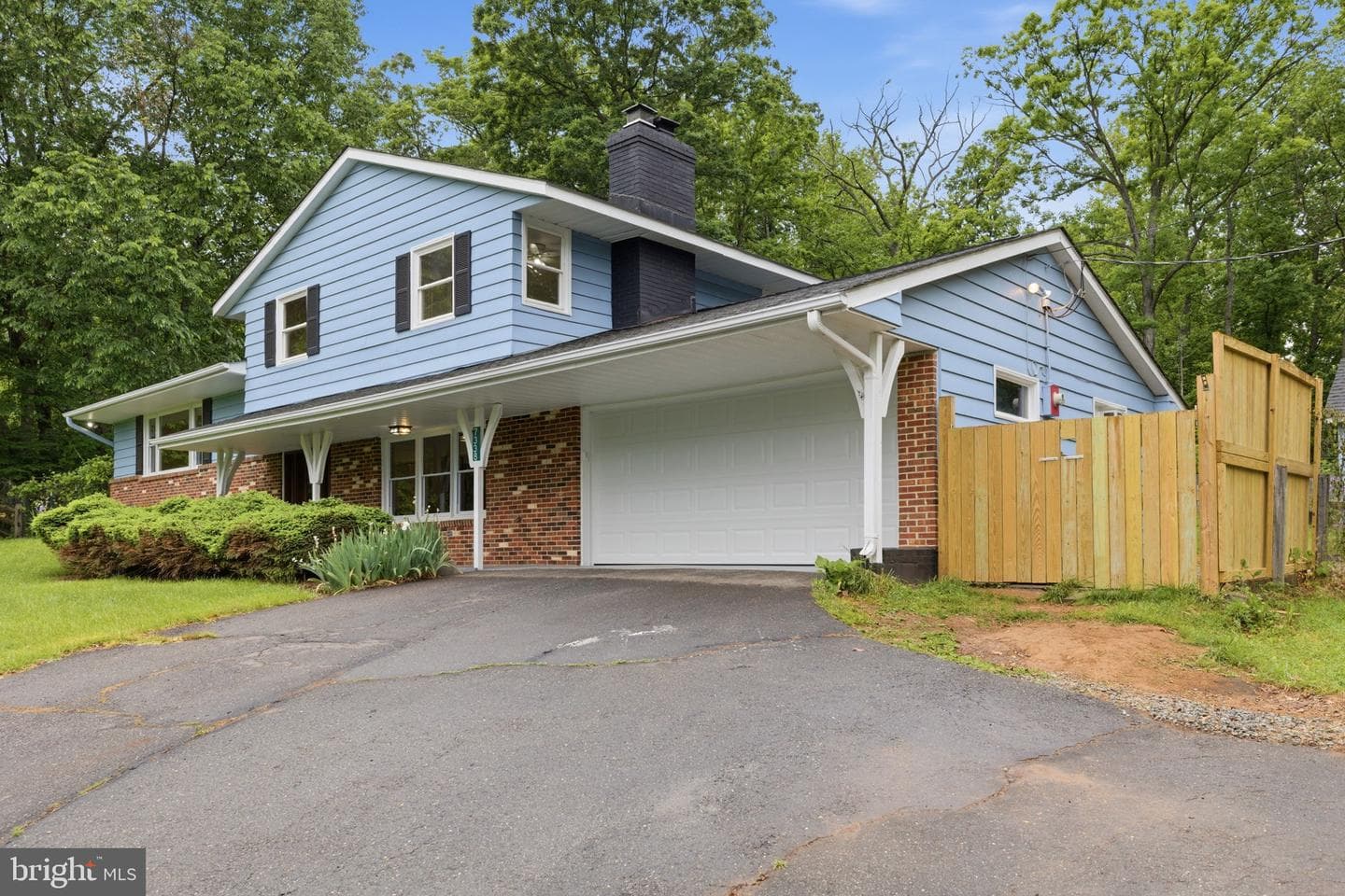 7338 Stuart Circle photo 2