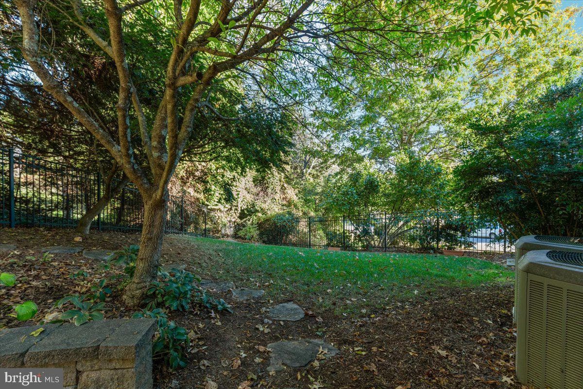 114 Erin Drive photo 78