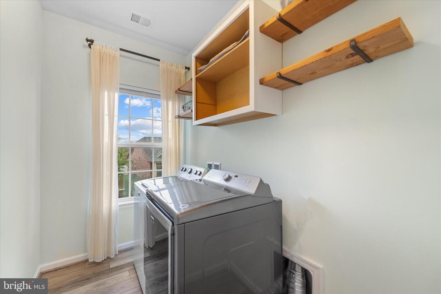 2979 Revere Street photo 34