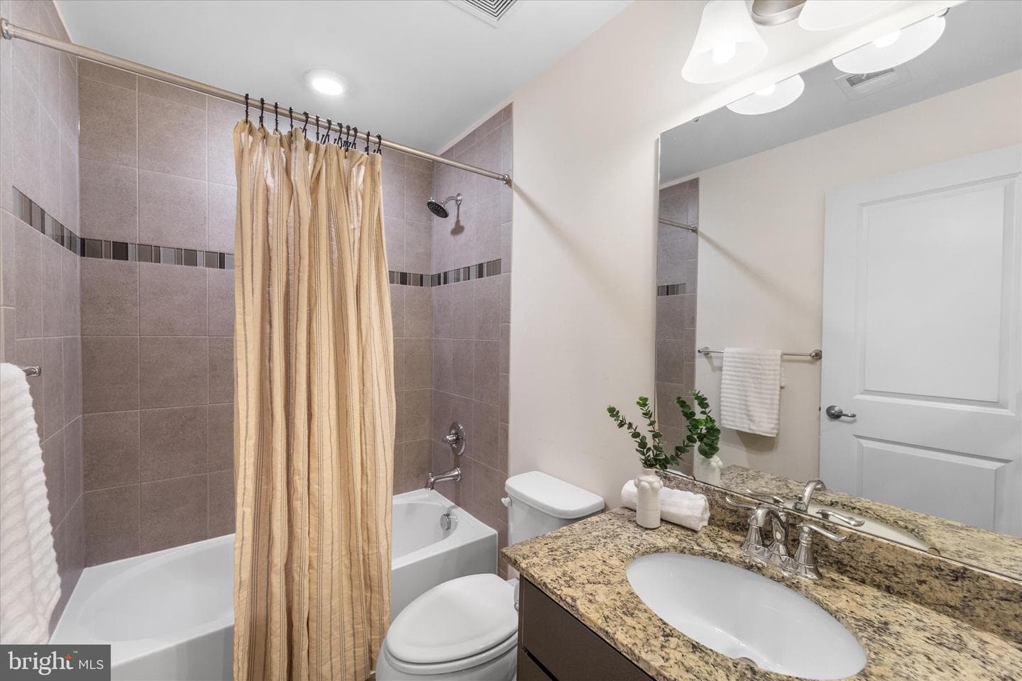 2979 Revere Street photo 45