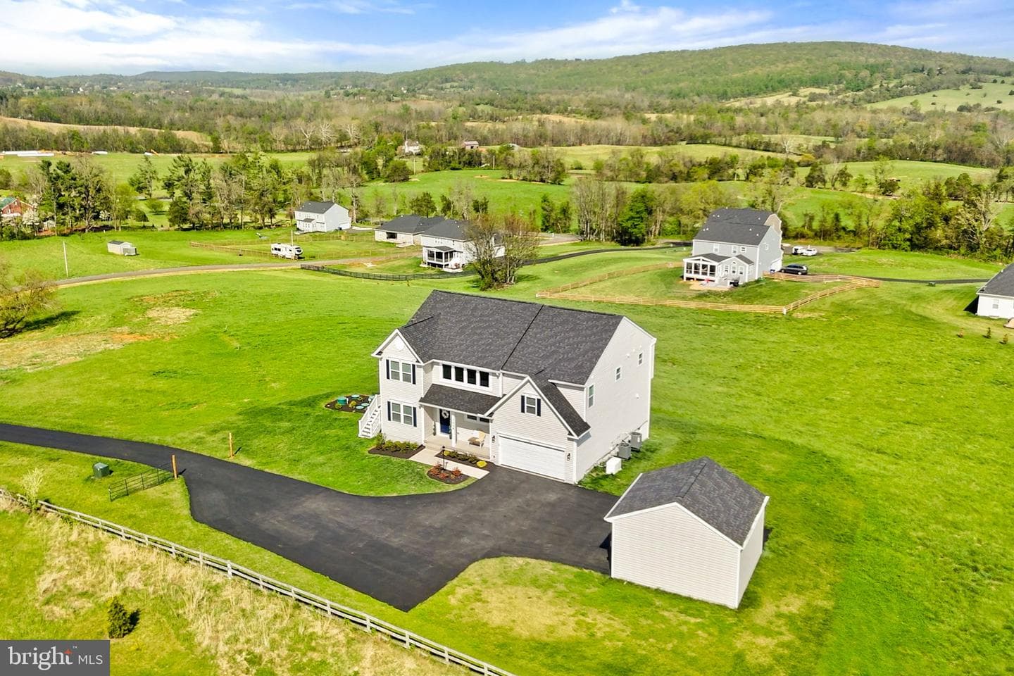 3039 Clearview Farm Lane photo 2