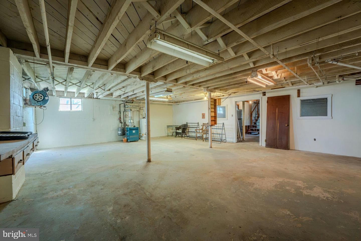 221 Mockingbird Lane photo 37
