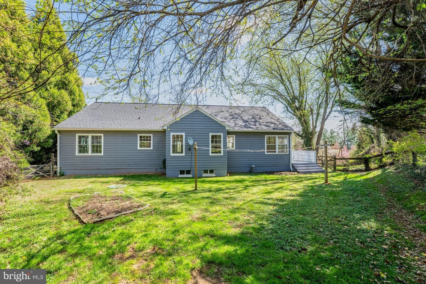221 Mockingbird Lane photo 44