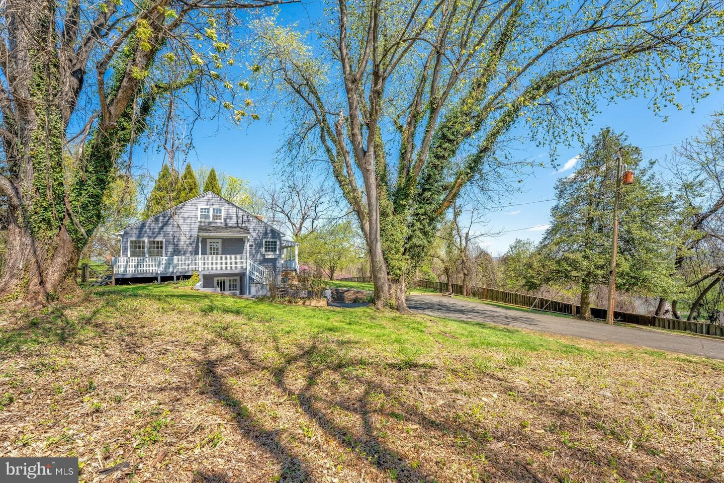 221 Mockingbird Lane photo 47