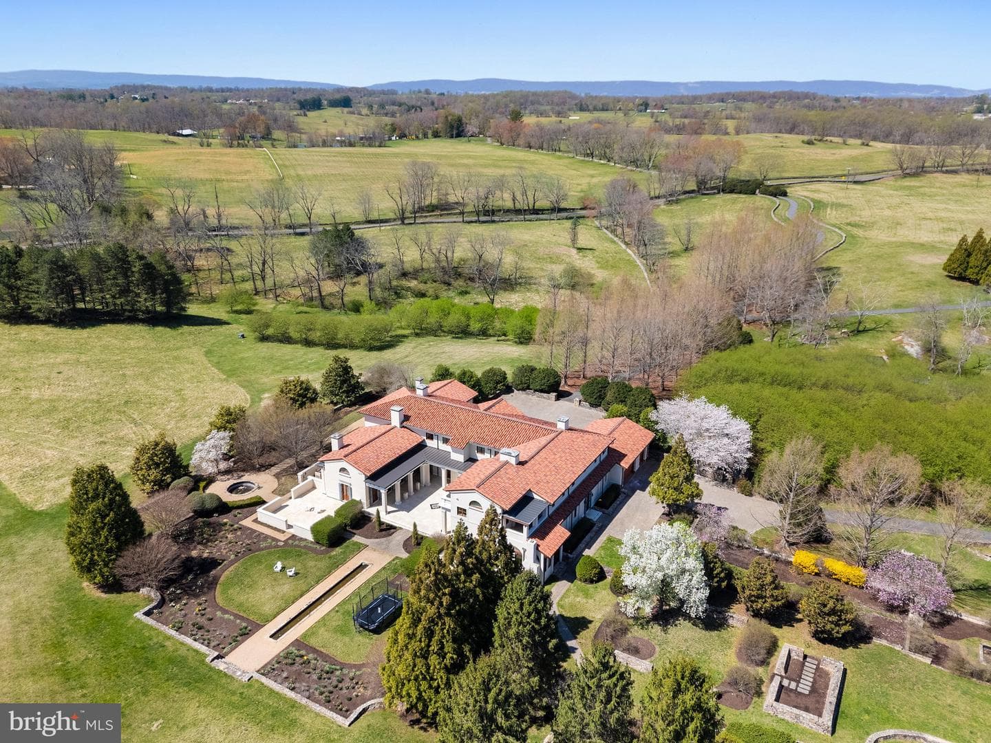 2547 Halfway Road photo 4