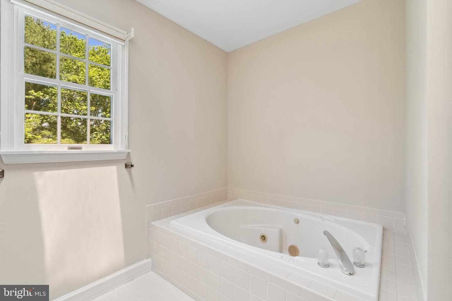 7708 Castlebury Court photo 25