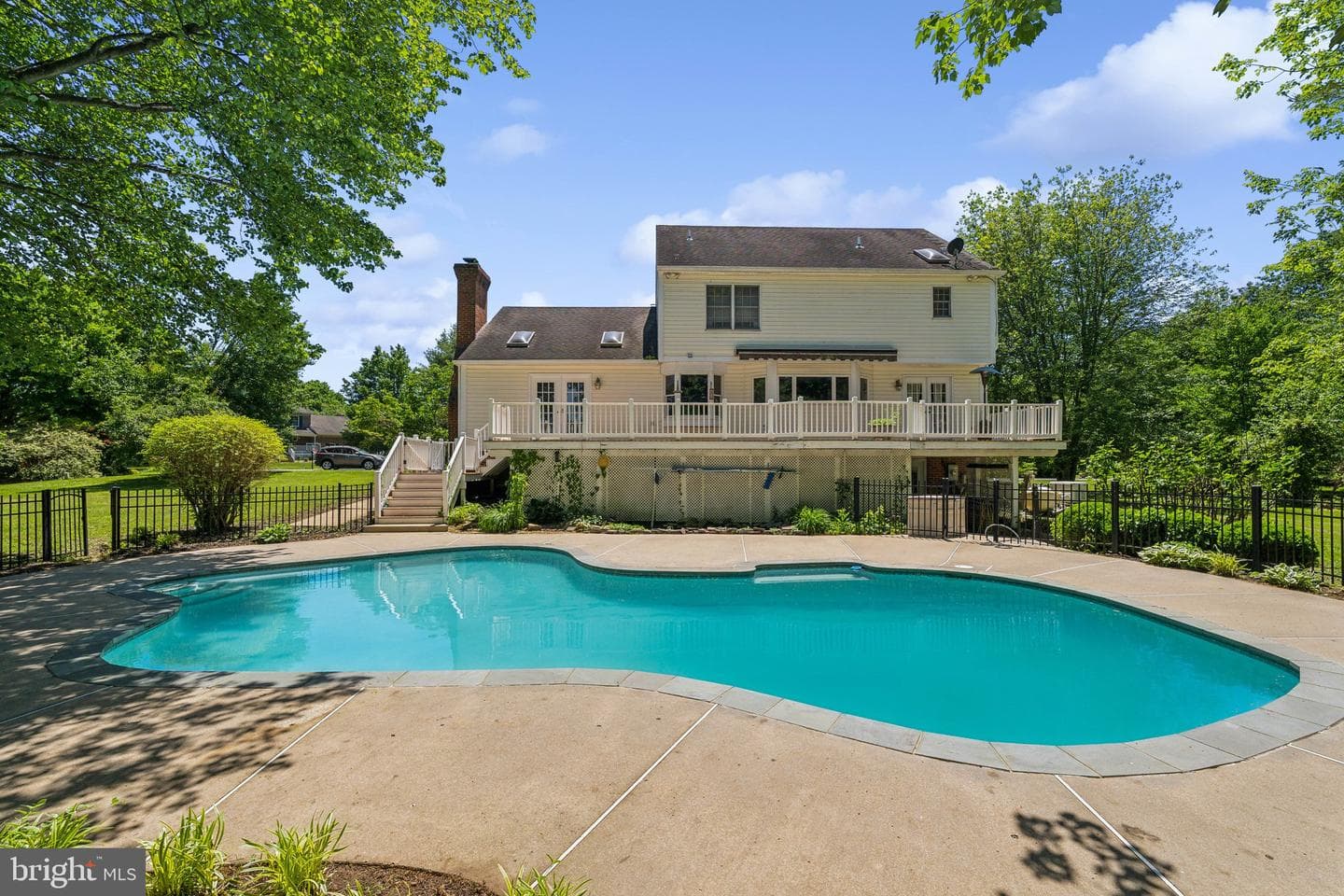 7708 Castlebury Court photo 34