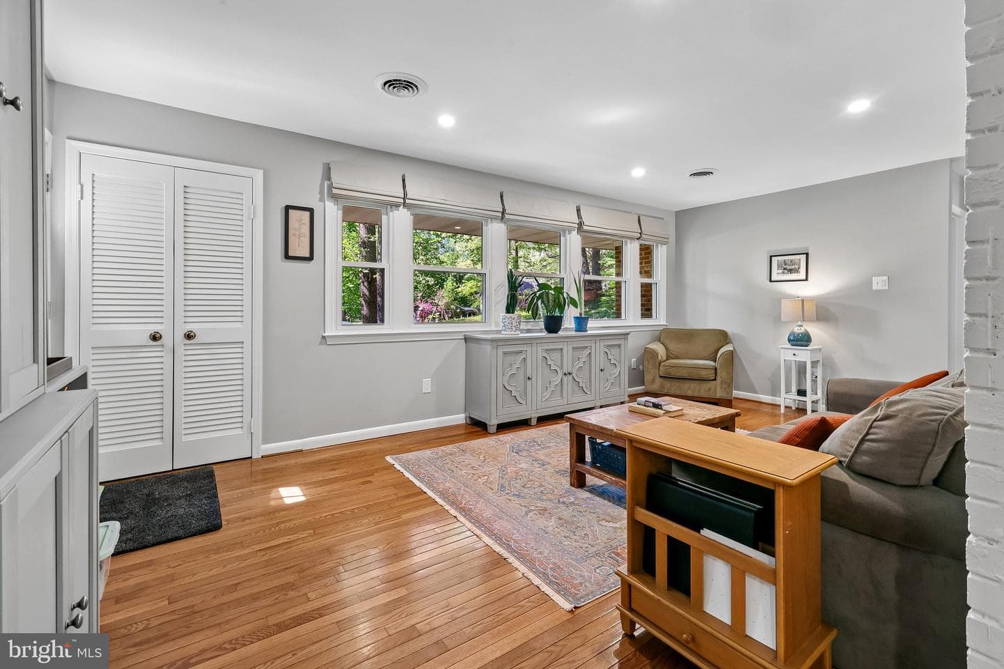7302 Stuart Circle photo 5