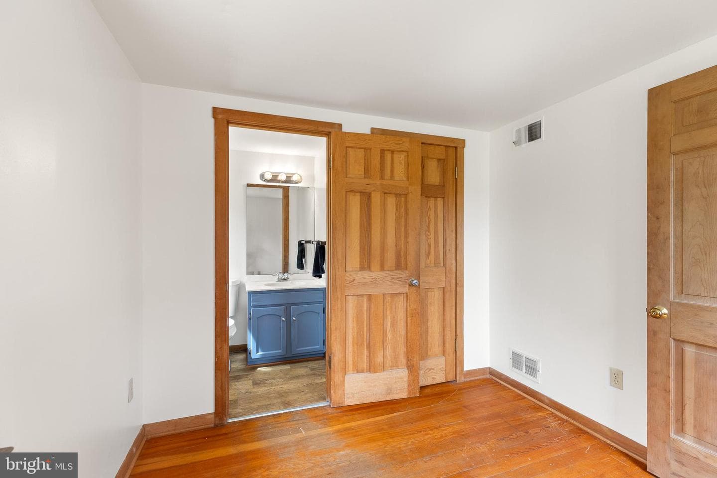 8358 Botha Road photo 18