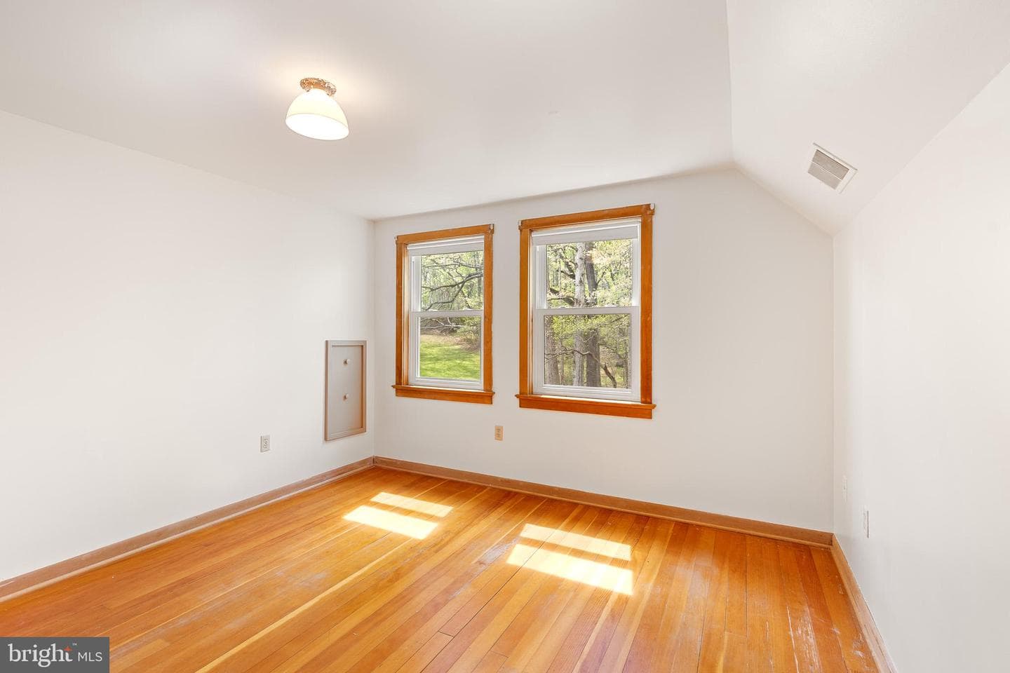 8358 Botha Road photo 26