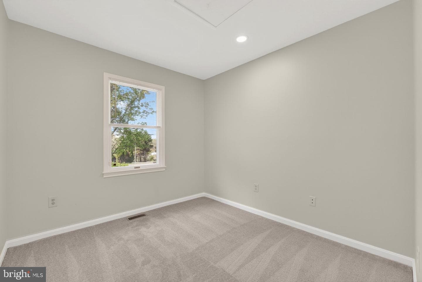 9283 Springs Road photo 4