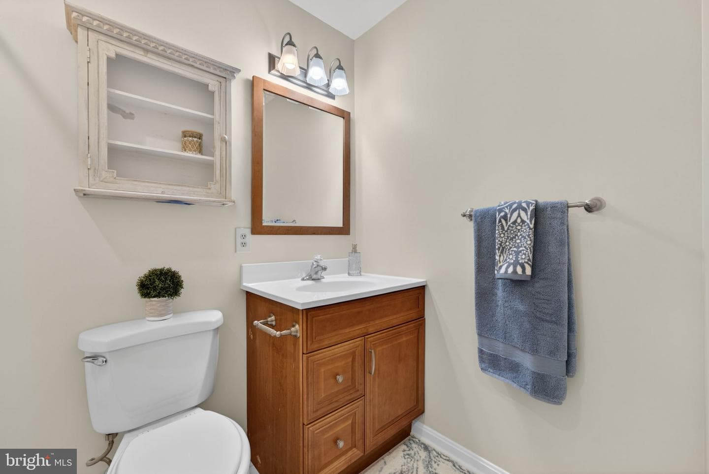 9283 Springs Road photo 5
