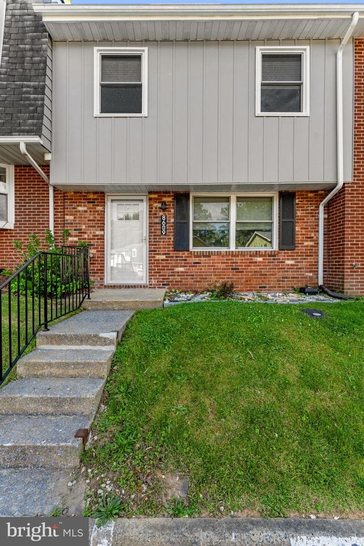 8609 Harrison Court, Marshall