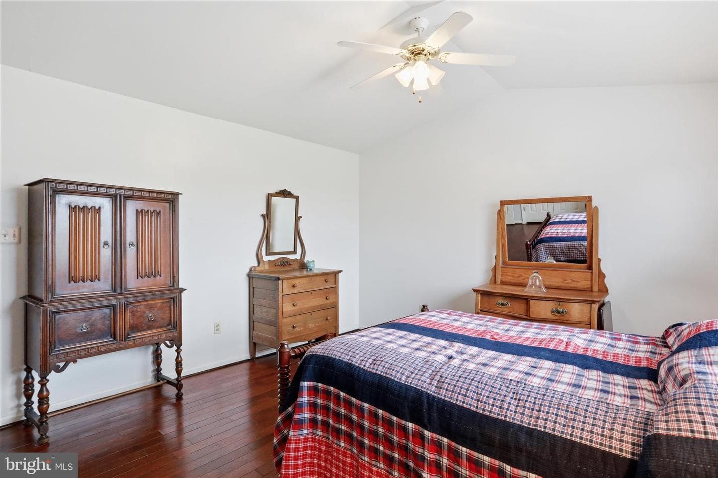 8117 Bailey Road photo 23