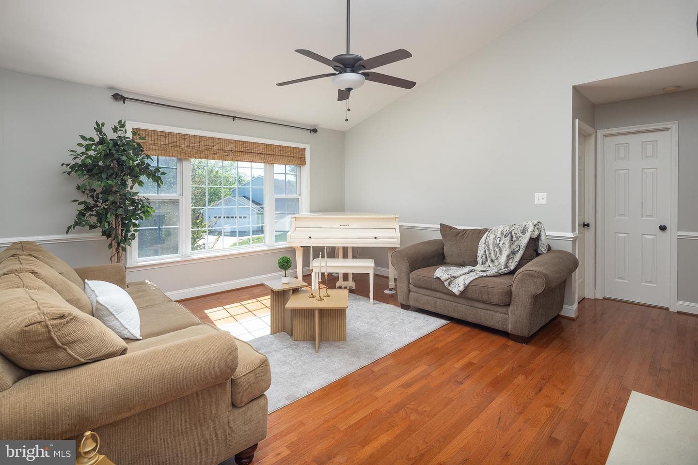 7584 Myers Court photo 4