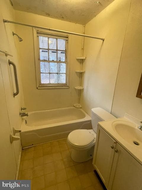 226 Combs photo 6