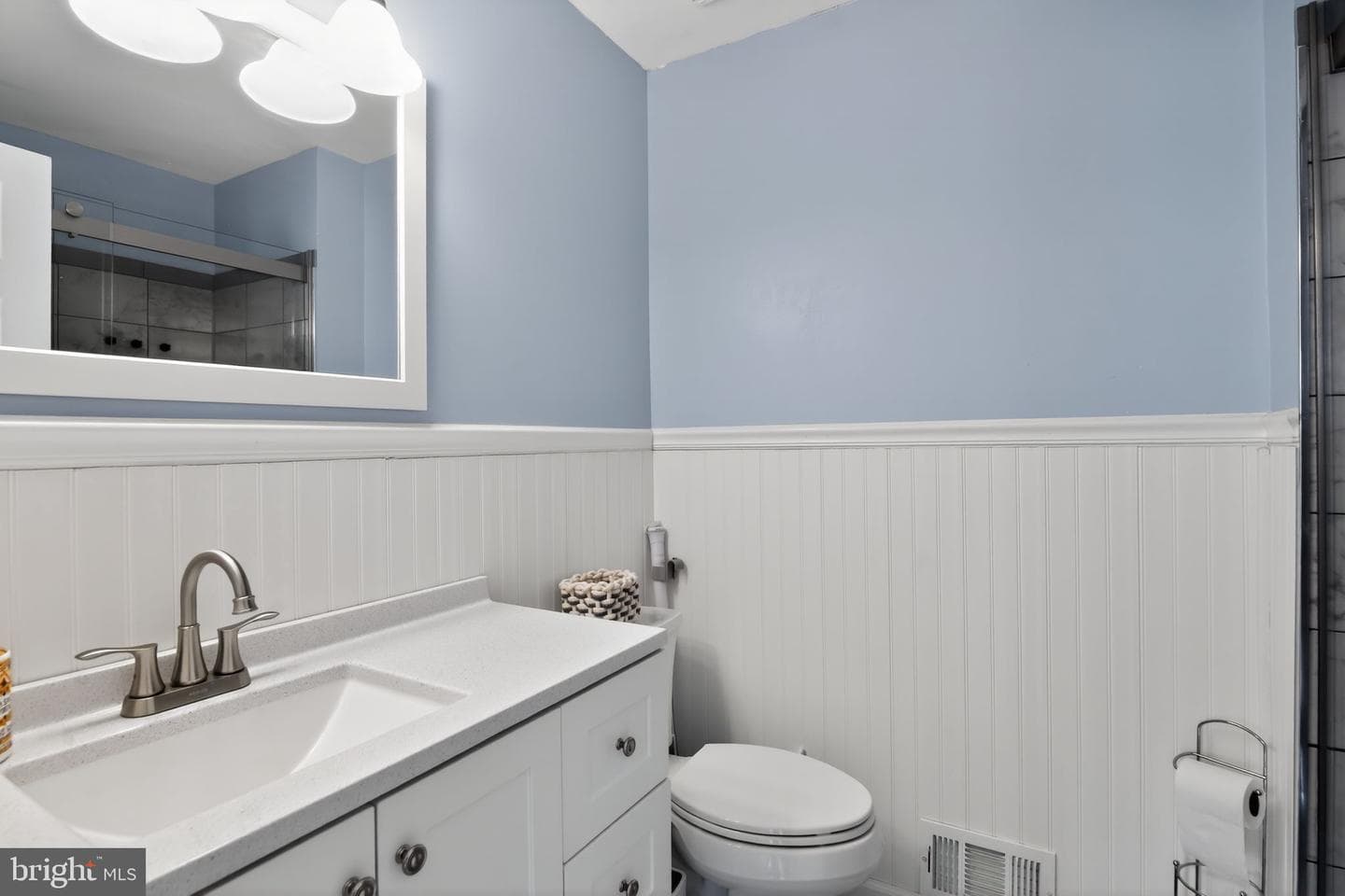 719 Acorn Court photo 23