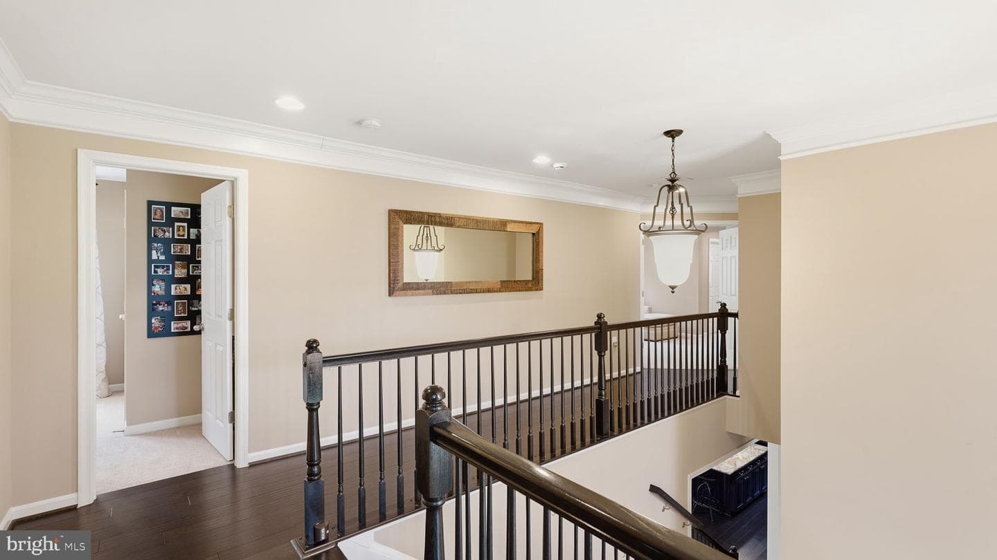 8025 Side Hill Drive photo 28