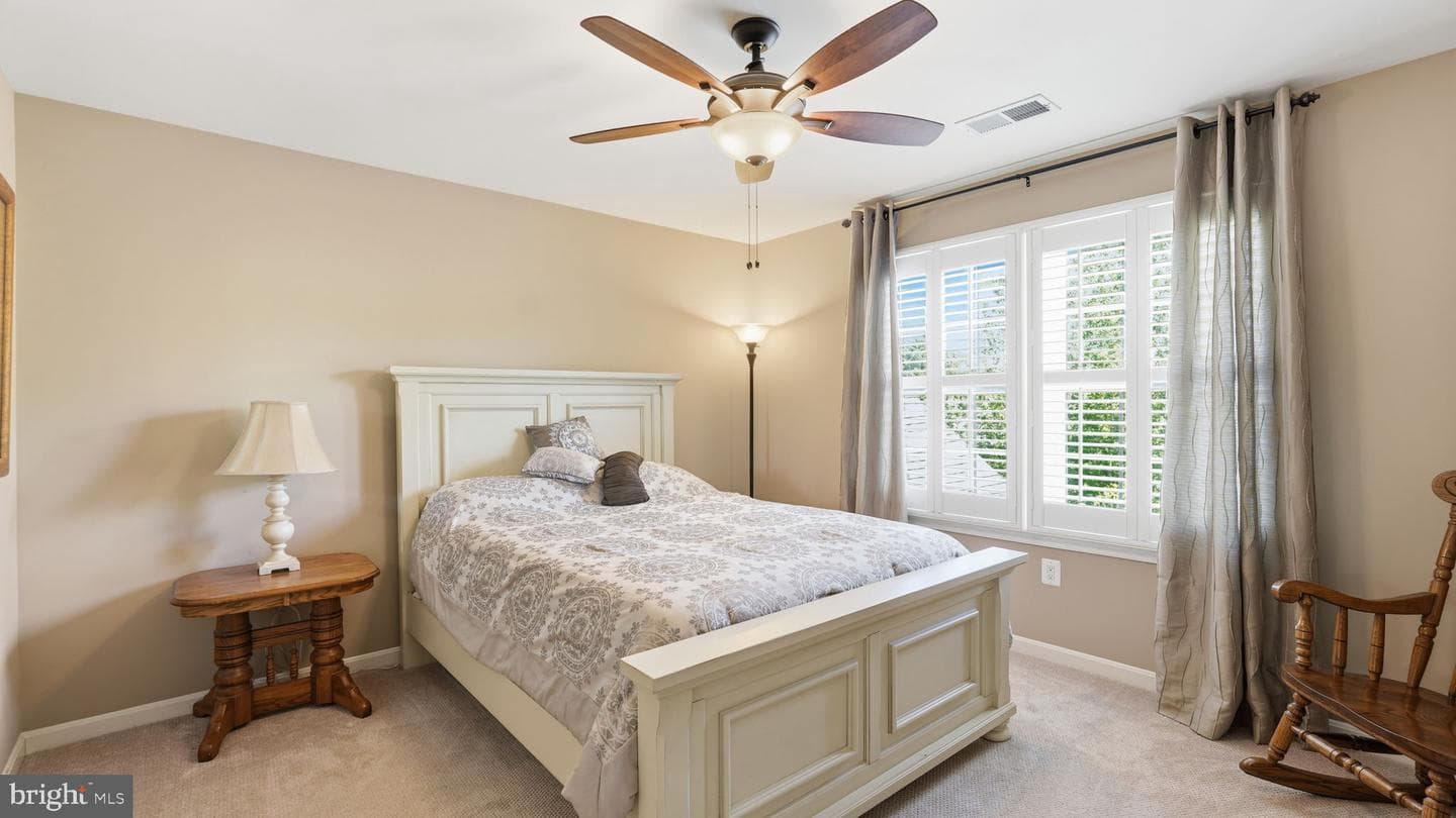 8025 Side Hill Drive photo 40