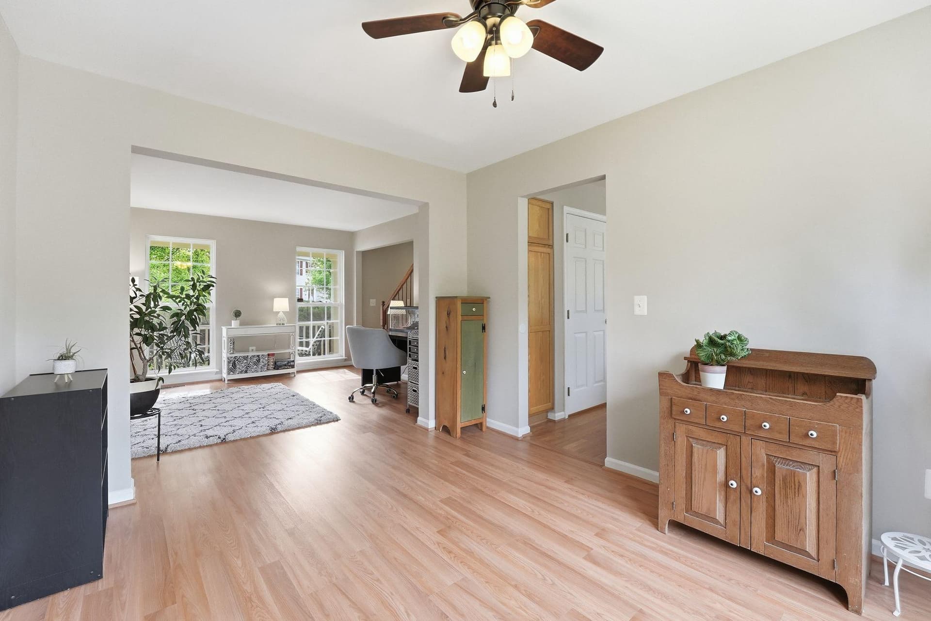 6686 Clarkes Meadow Drive photo 13