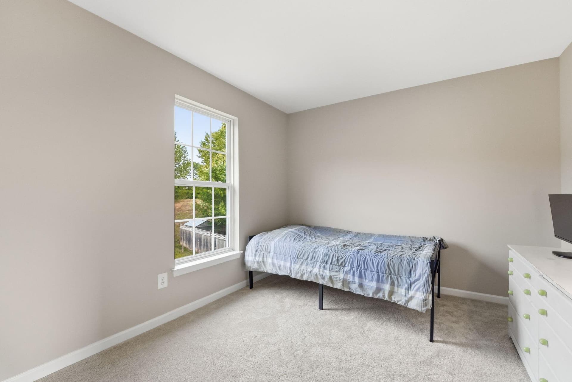 6686 Clarkes Meadow Drive photo 32