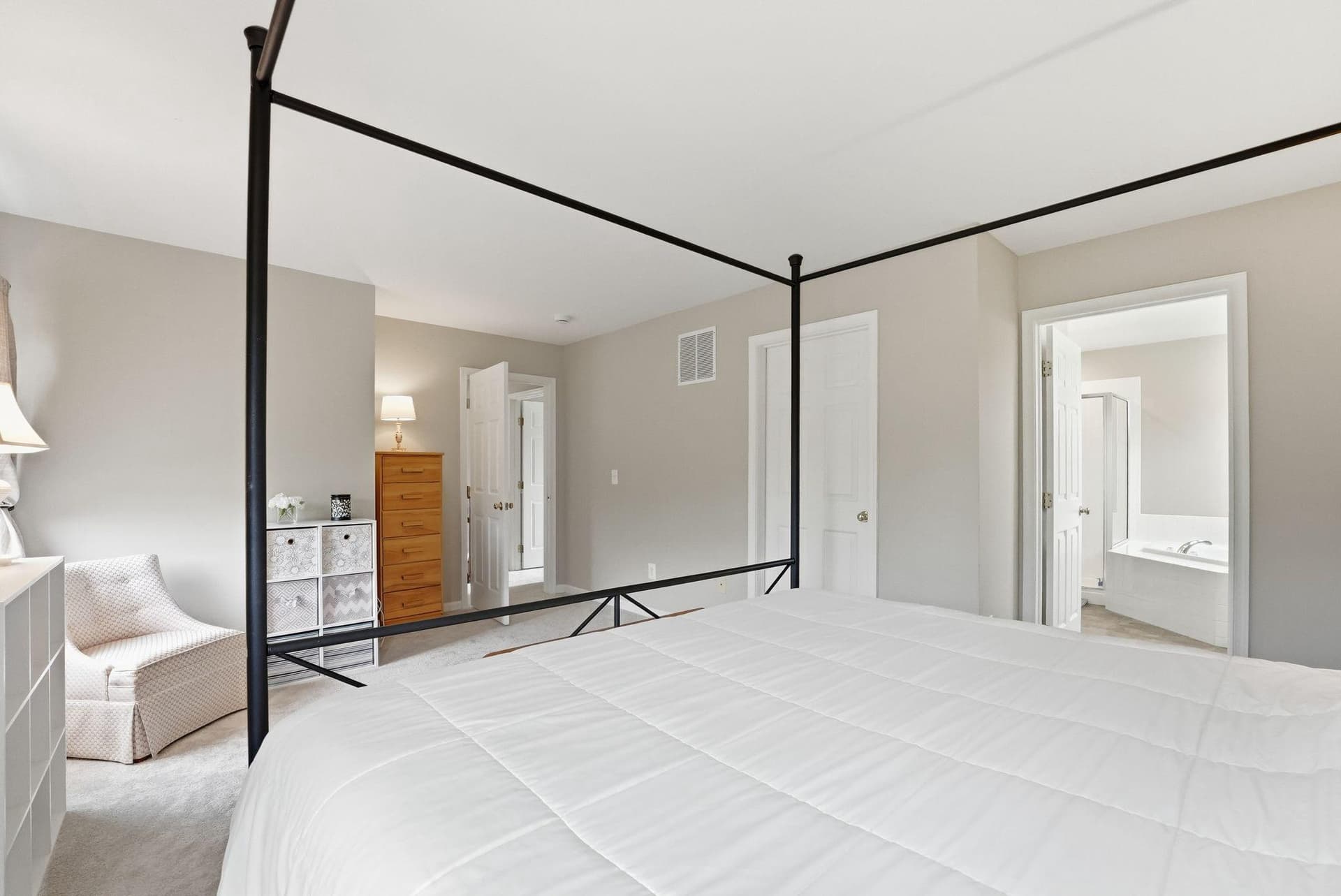 6686 Clarkes Meadow Drive photo 38