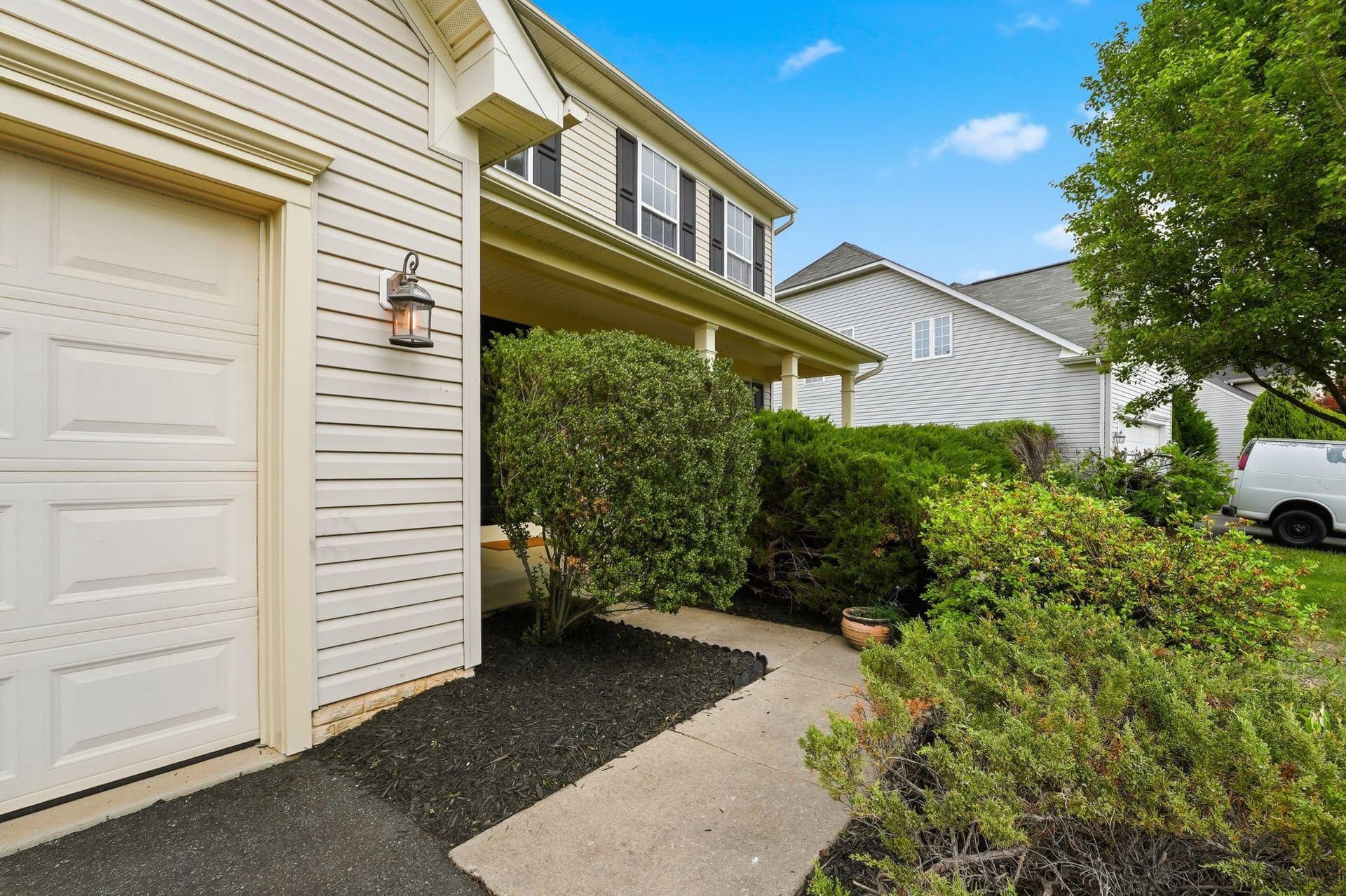 6686 Clarkes Meadow Drive photo 4
