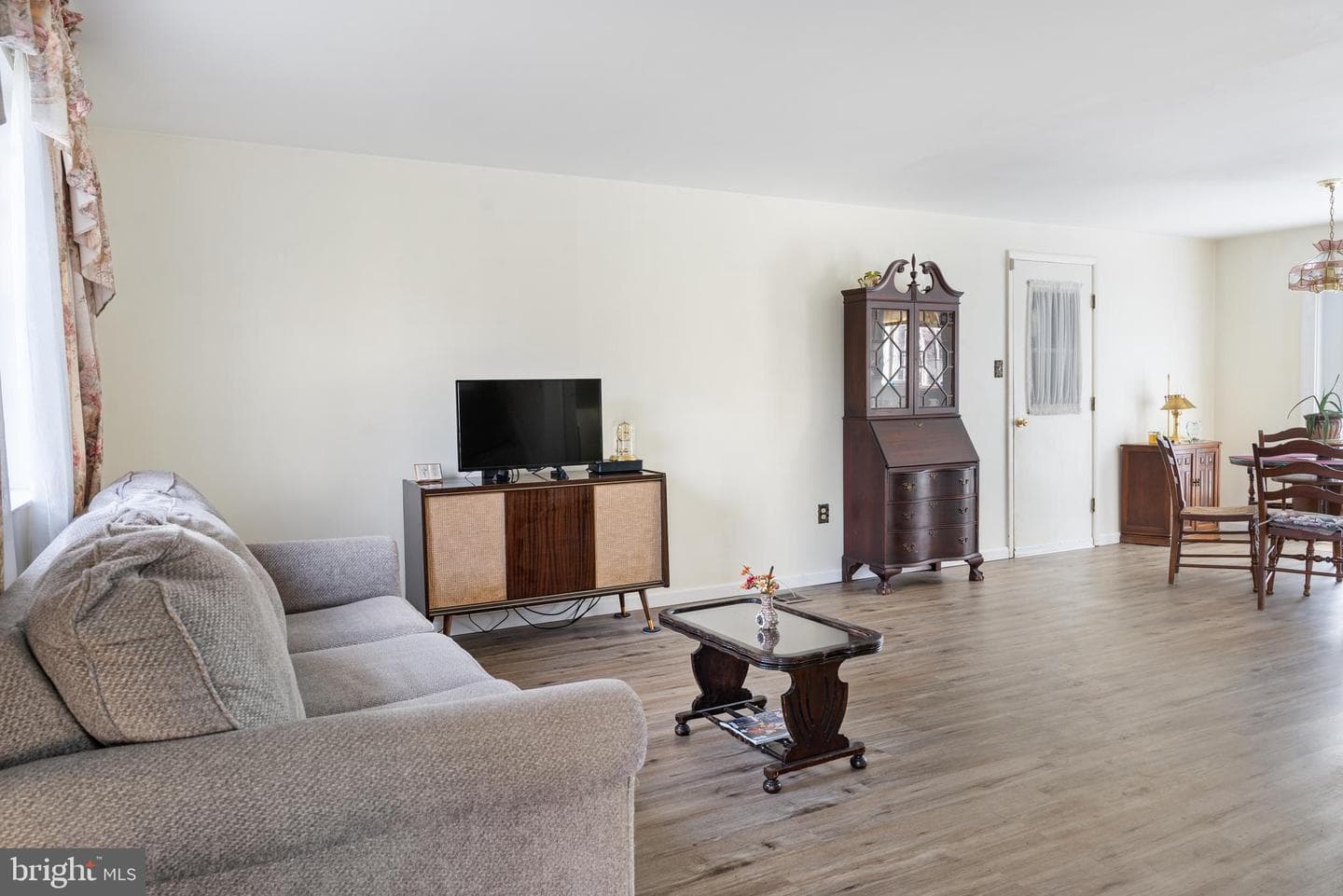 6439 Lancaster Drive photo 5