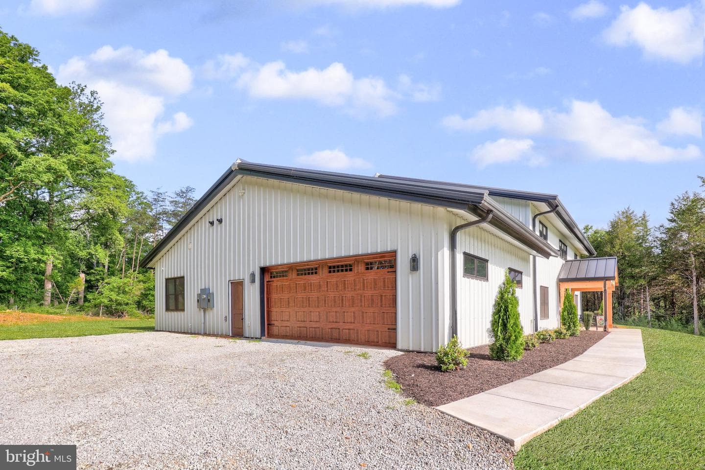 7706 Rogues Road photo 4
