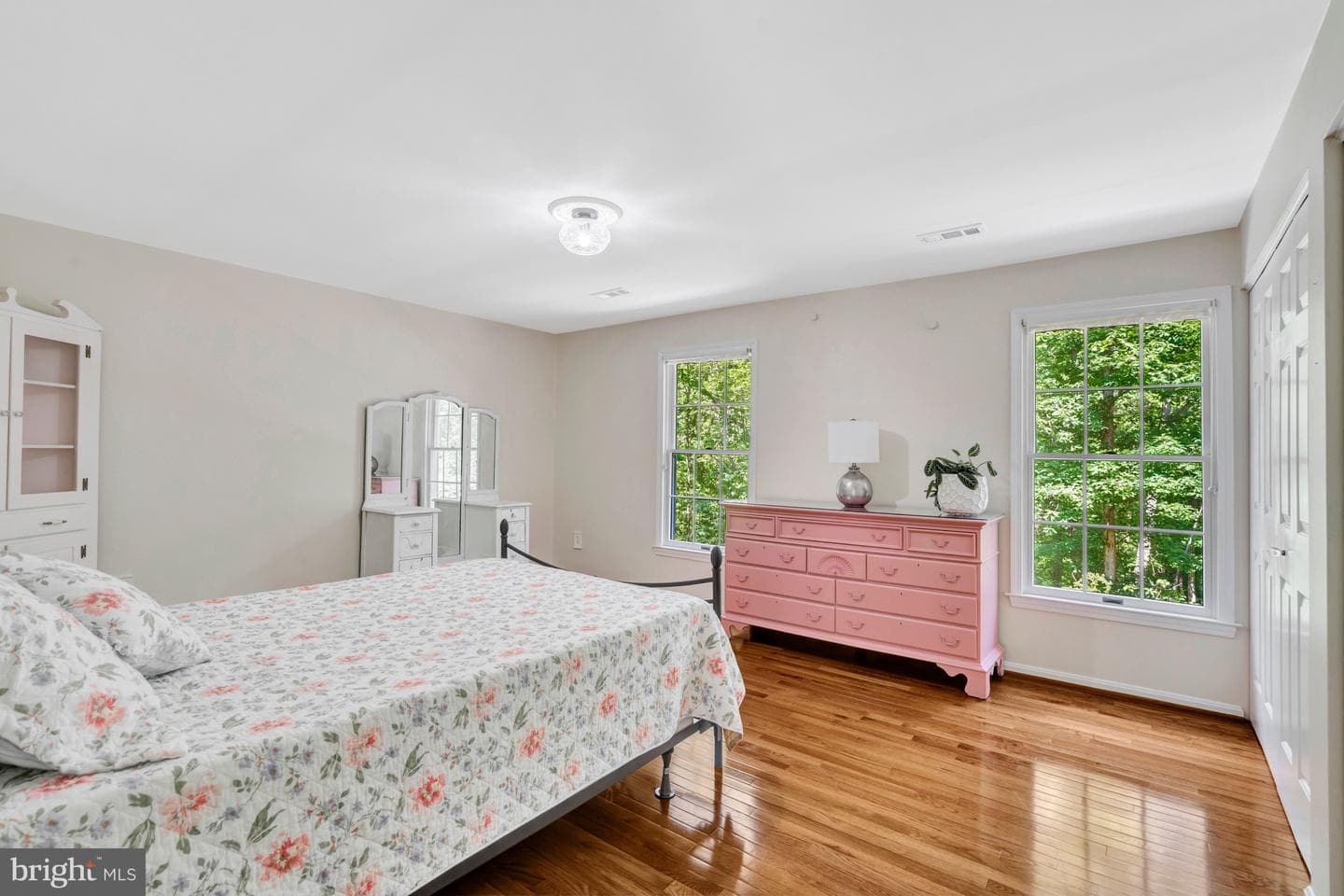 2429 Cromwell Road photo 45