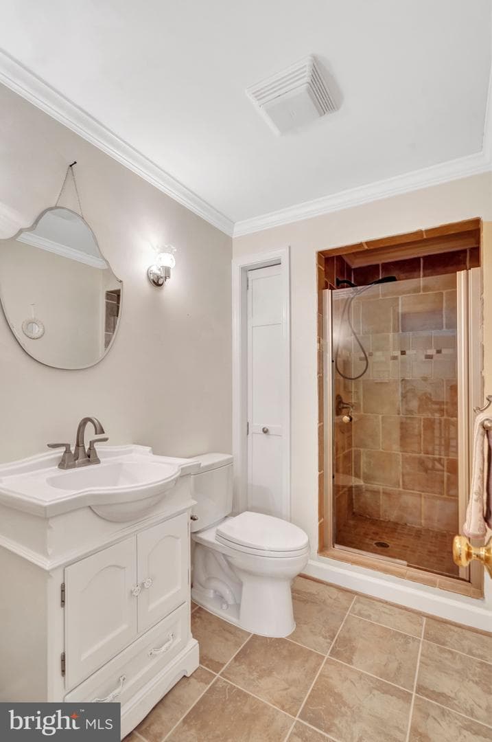 2429 Cromwell Road photo 50