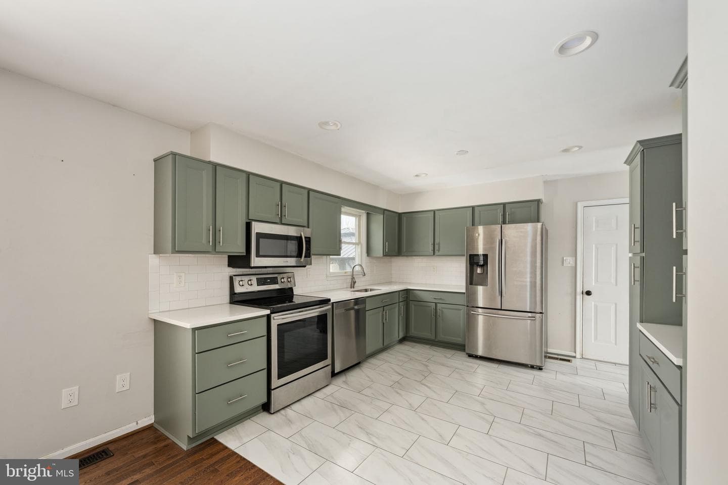 11211 Wolfe Court photo 8