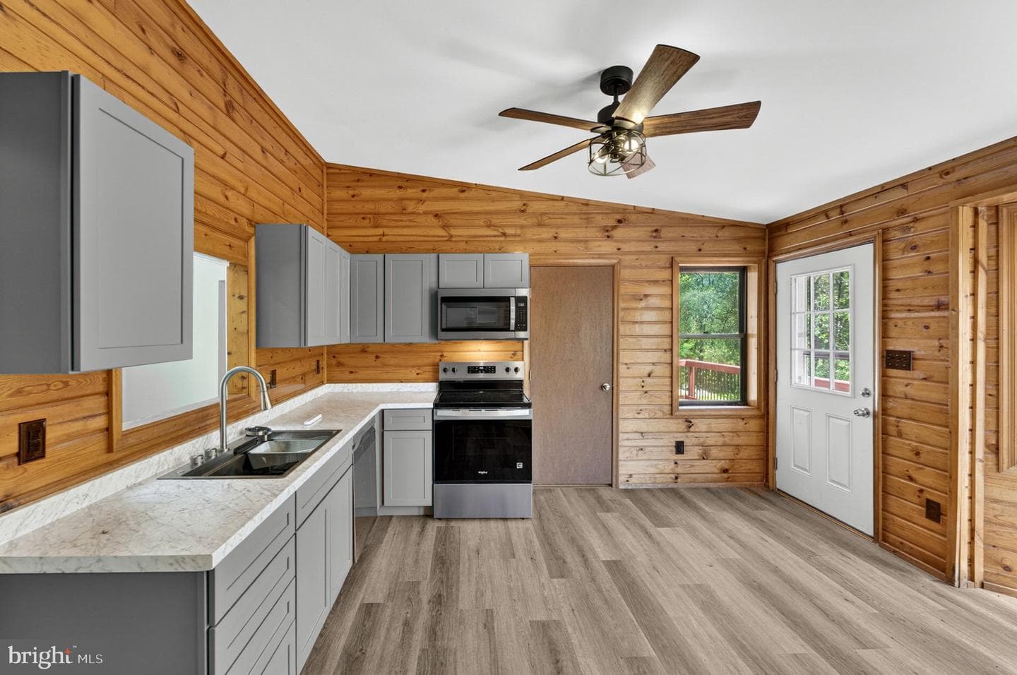 8265 Opal Road photo 16