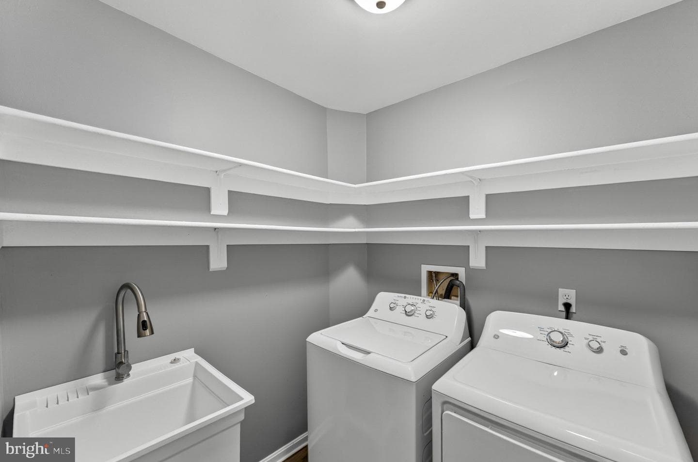 8265 Opal Road photo 29